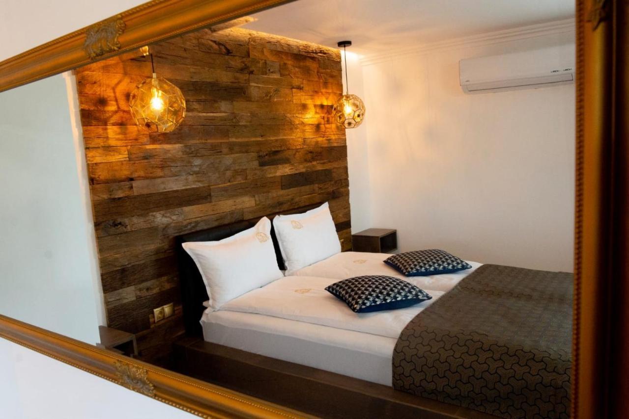 Bed and Breakfast Kotyogo Panzio Lupeni  Екстер'єр фото