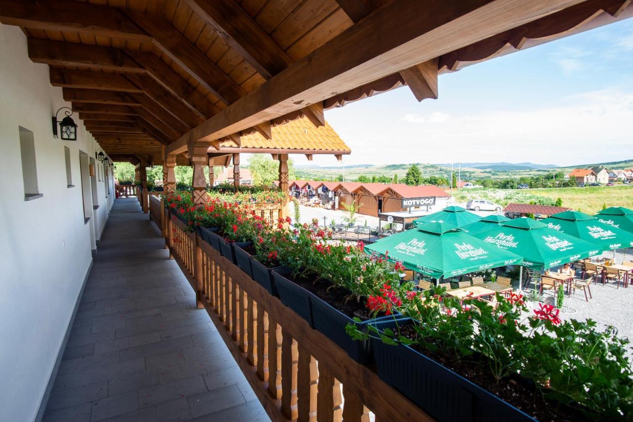 Bed and Breakfast Kotyogo Panzio Lupeni  Екстер'єр фото