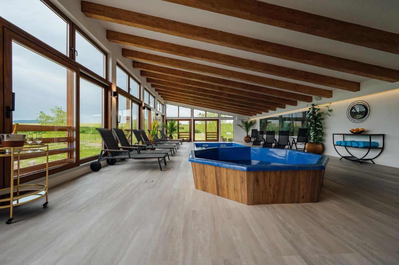 Bed and Breakfast Kotyogo Panzio Lupeni  Екстер'єр фото